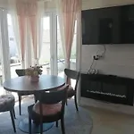 With Swimming Pool - 23759 דירה וודיצה