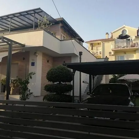 Apartment With Swimming Pool - 23759 *