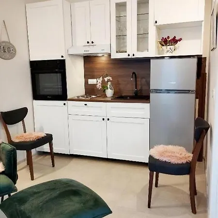 With Swimming Pool - 23759 Apartment